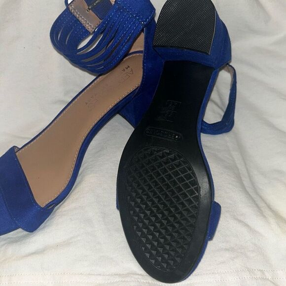 Like New Aerosoles Heels - Picture 4 of 15